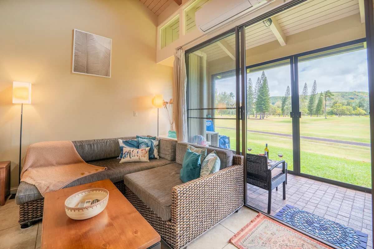 Smart-tv, pejs, dvd-afspiller, stereoanlæg