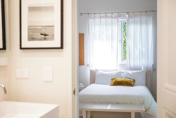 3 bedrooms, iron/ironing board, travel cot, free WiFi