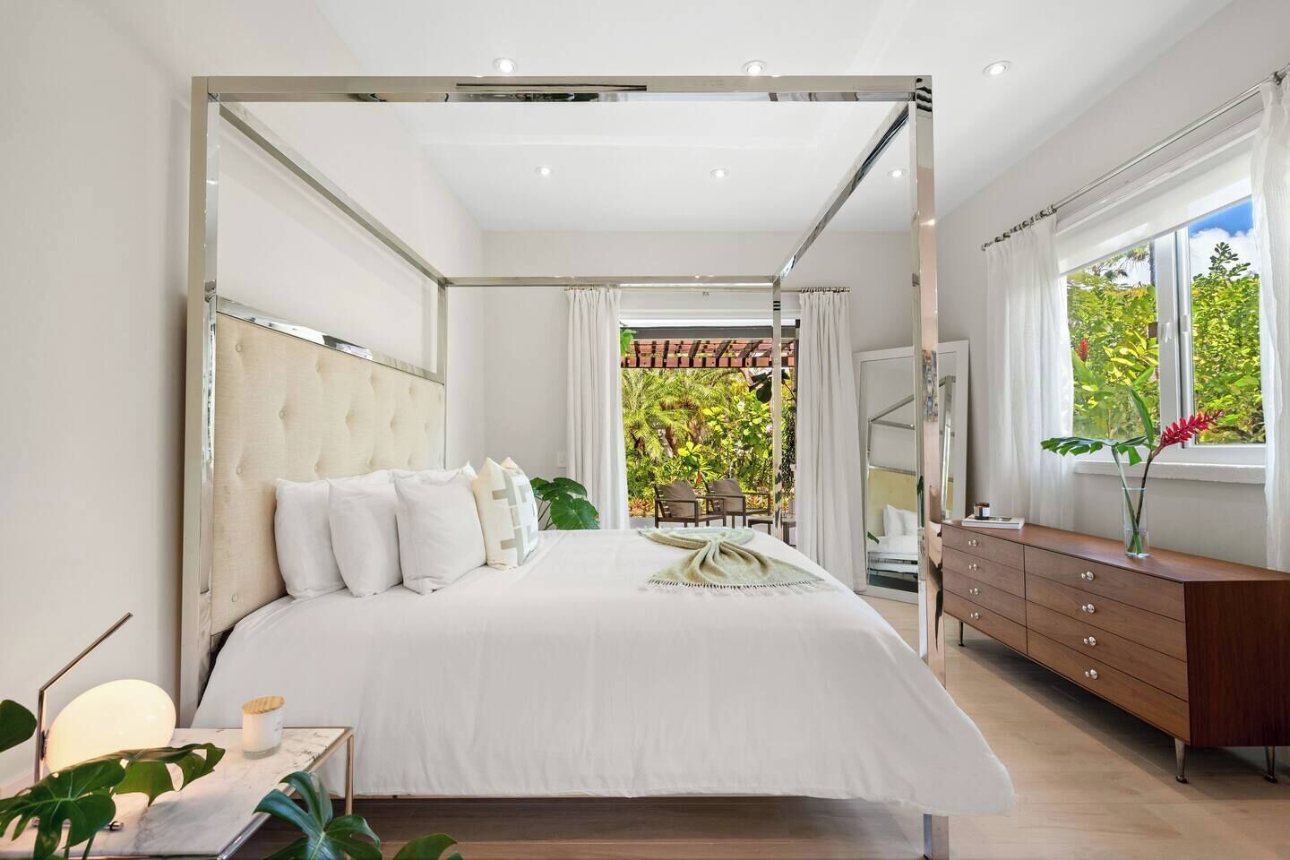 3 bedrooms, iron/ironing board, travel crib, free WiFi