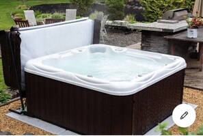 Bain à remous extérieur