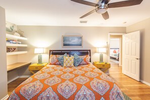 3 habitaciones, tabla de planchar con plancha y cuna de viaje 