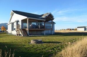 Exterior - PERFECT LOCATION-Walking distance to beach, restaurants, pickleball, activities! (Garden City)