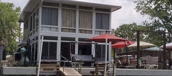 Little House on the River - on main river not canal,includes kayaks,paddle-board