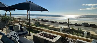 Stunning Seahorse Beach Villa🐬Beachfront Modern Luxury🌊AC☀️gourmet kitchen🙌🏻5 beds