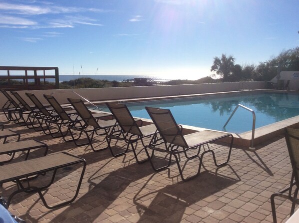 Piscine extérieure, piscine chauffée