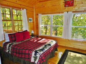 3 chambres, fer et planche à repasser, Wi-Fi, draps fournis