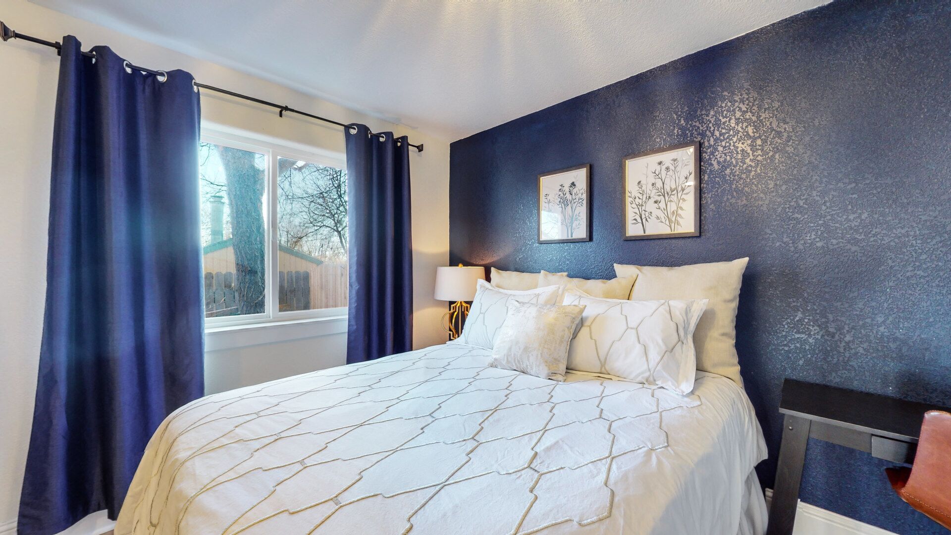 1 chambre, bureau, fer et planche à repasser, Wi-Fi gratuit