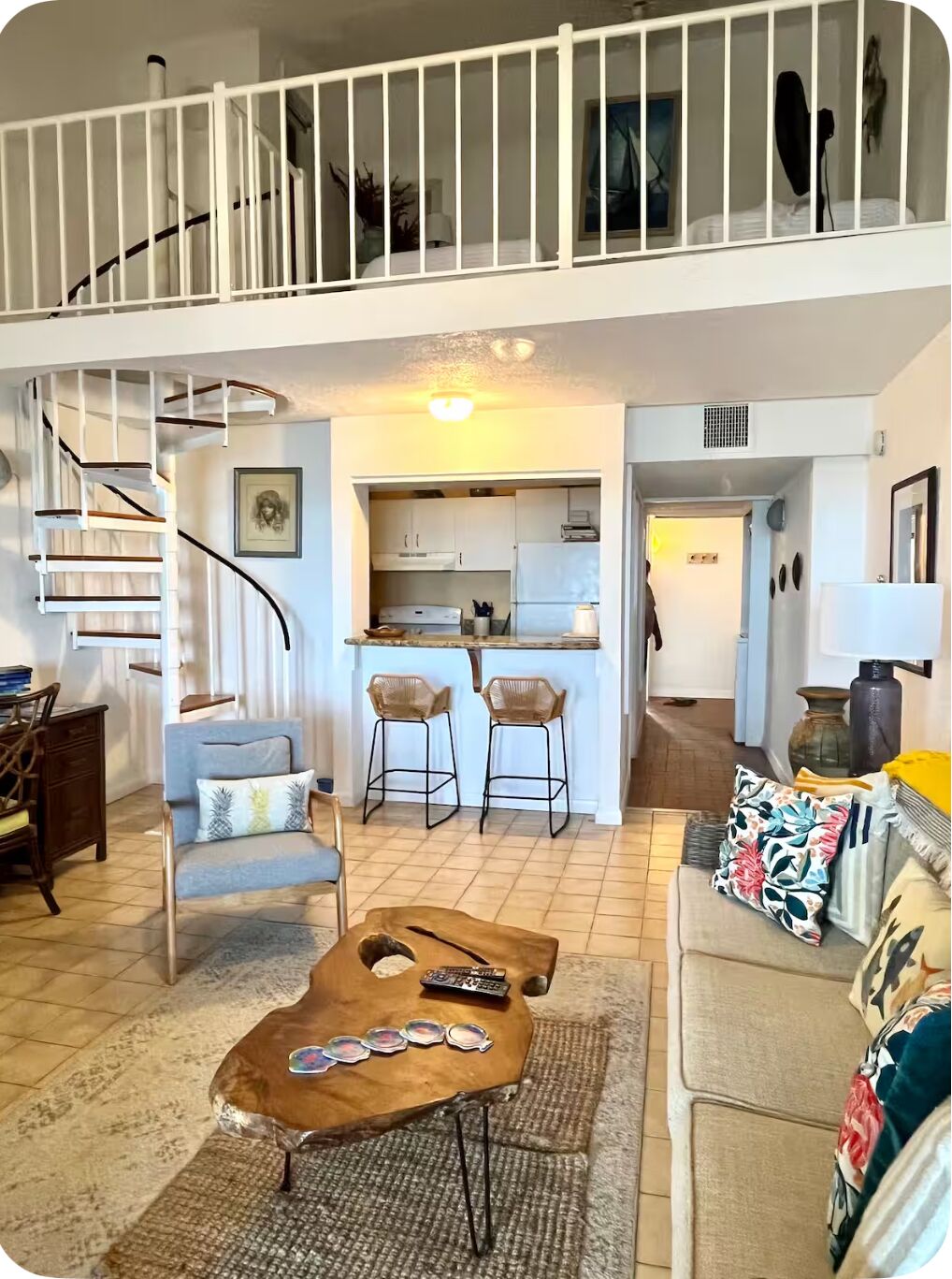 智能電視、DVD 播放機、書籍、影像庫