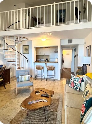 Een smart-tv, een dvd-speler, boeken en een filmbibliotheek