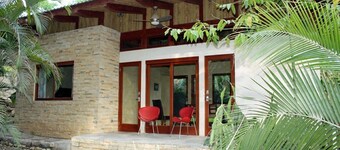 3 min à pied de la magnifique plage d'Hermosa! Pas de routes à traverser ni de collines à parcourir!