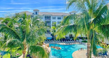 Deluxe Penthouse Luxury!- Beach, Resort Pool, Waterfall!