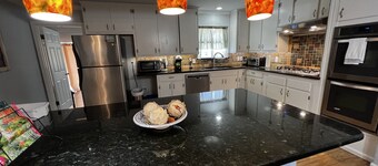 The Peacock House for animal lovers. Prime location! Near main attractions.