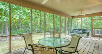 5 BR Large ~ 22ppl ~ 5 mailia Rock City -10miles Downtown, XL HOT TUB 900sq ft kannella