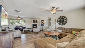 Smart-tv, pejs, bordfodbold, bordtennisbord