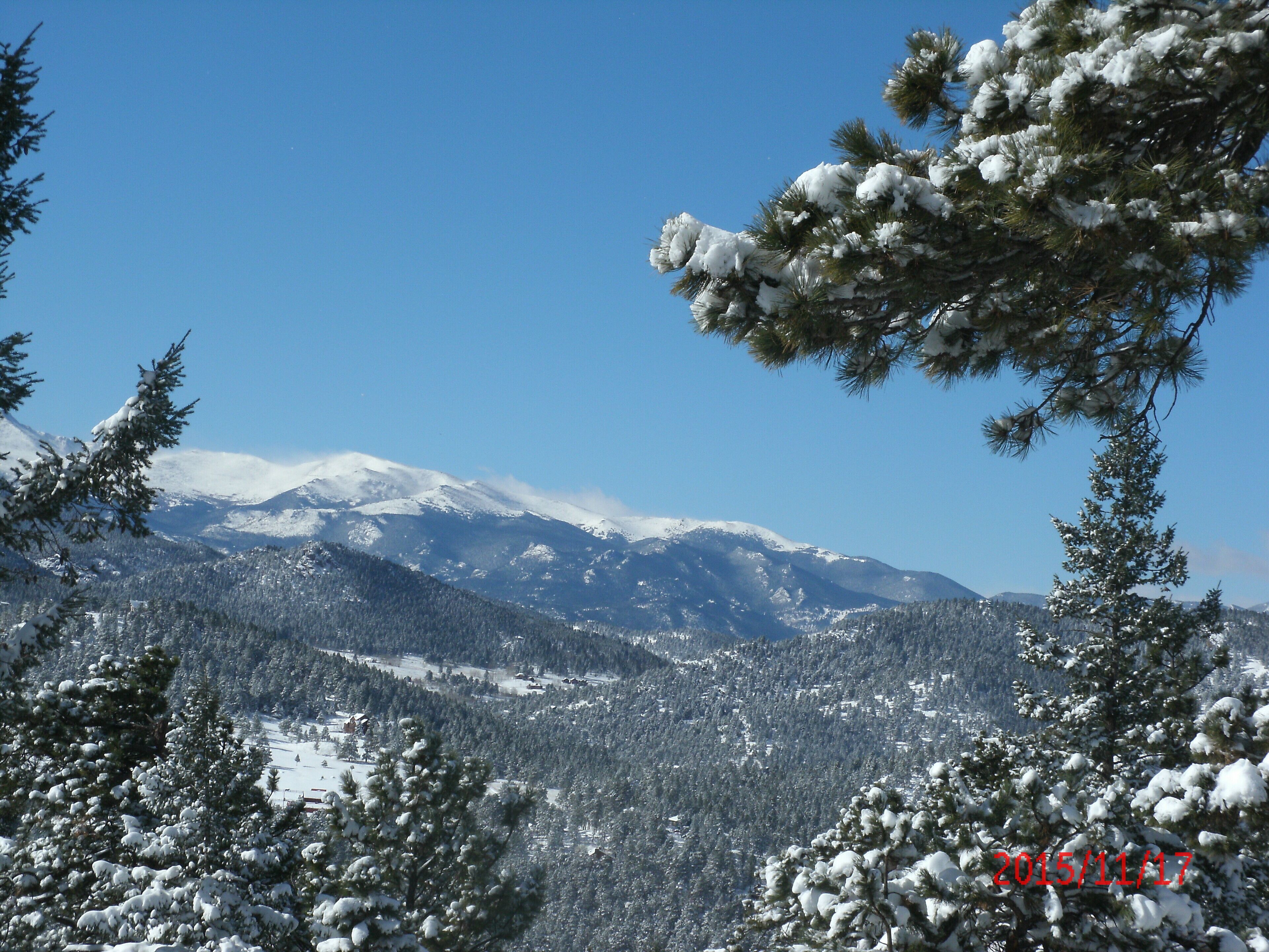 Himmelhaus majestic mountain views ideally located to access city and mountains 