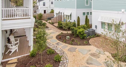 VB Townhouse 2BR • Pet‑Friendly • Short Walk to Beach & Boardwalk (406B)