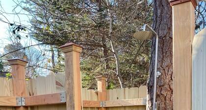Well equipped In The Heart Of Brewster-minutes to the beach
Newly renovated