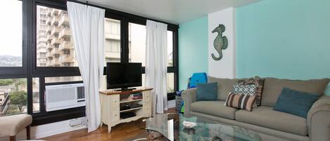 Smart TV, reproductor de DVD, libros
