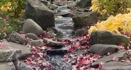 LOFT · PNW Scenic Loft, with AC !Enjoy your private getaway today!