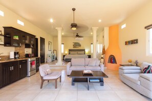 Fernseher, Stereoanlage