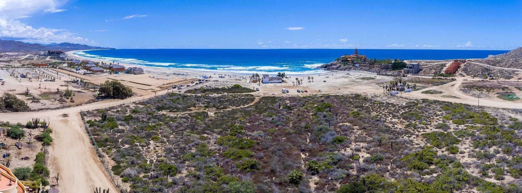 Plage, chaises longues, serviettes de plage