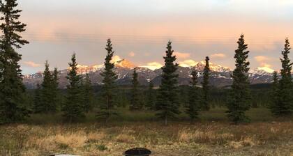 The Taiga House - inspiring mountain views at the edge of Denali National Park