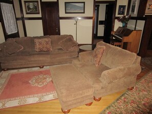 TV, DVD player, ping pong, books