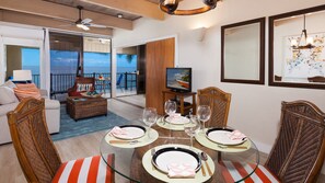 TV, DVD player, books, stereo - Ocean Front Top Floor Condo/Free WiFi & Parking/Pool/Jacuzzi/Grill/Beach Equipmt (Kailua-Kona)