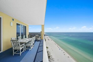 Outdoor dining - BEACHFRONT Panoramic Corner Unit, Beach Service, Wifi, free parking, Sleeps 6! (Panama City Beach)