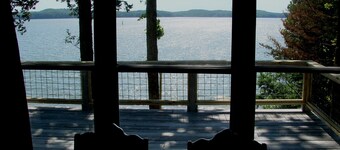Newly Renovated Lakeside Cottage, Beautiful Lake Views With Adjacent Boat Ramp.