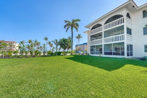 Exterior - Rare Walkout Condo On Sanibel Beach (Sanibel)