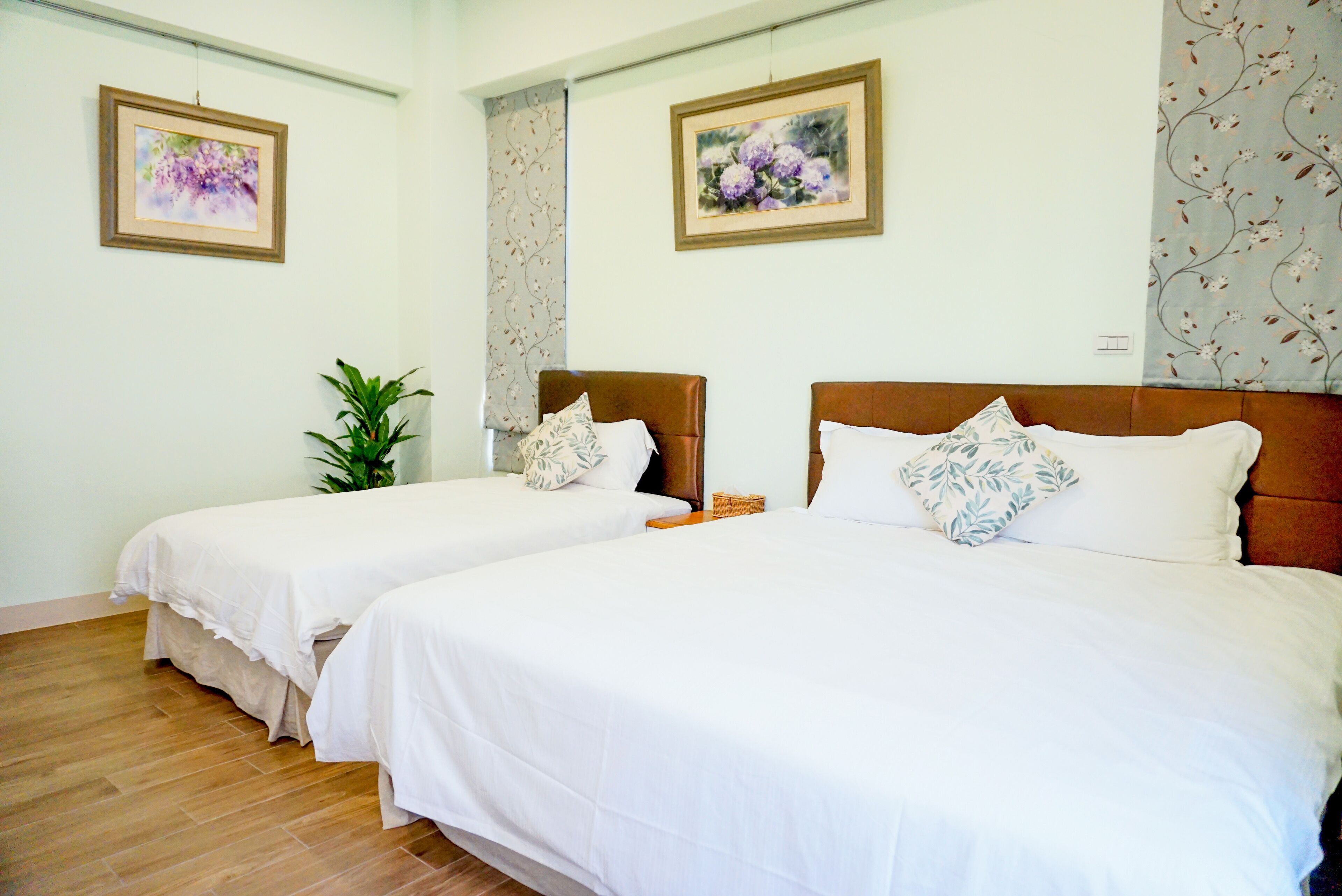 Superior Triple Room, Courtyard View | Desk, blackout curtains, soundproofing, free WiFi