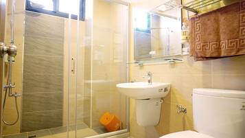 Superior Triple Room, Courtyard View | Bathroom | Shower, rainfall showerhead, free toiletries, hair dryer