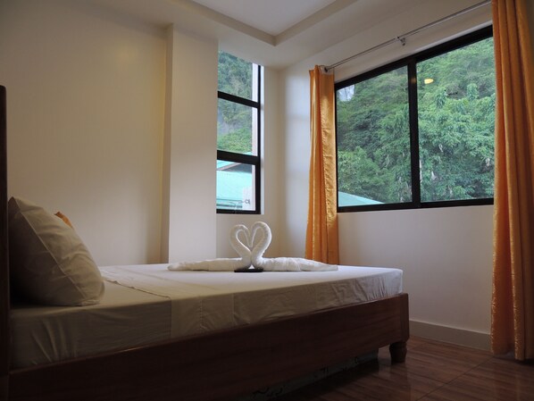 Rollaway beds - Angelic Tourist Inn (El Nido)