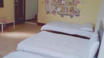 Habitación estándar, varias camas | Edredones de plumas, colchones con acolchado adicional, cortinas opacas