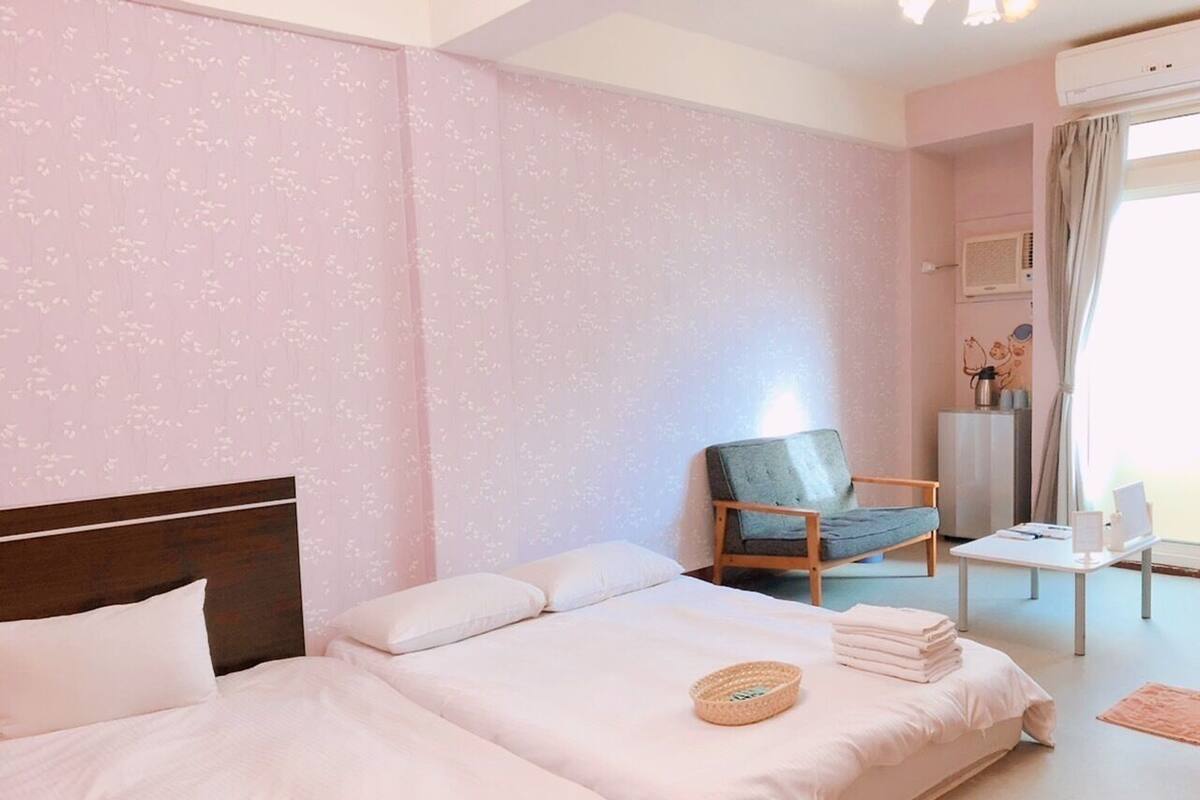 舒適四人房, 陽台 | 羽絨被、舒適加層、遮光布/窗簾、隔音