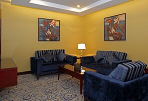 Presidential Suite, 2 Bedrooms | Lobby sitting area