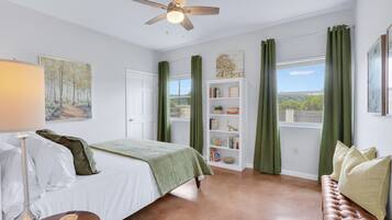 2 kamar tidur, setrika/meja setrika, Wi-Fi, dan seprai linen