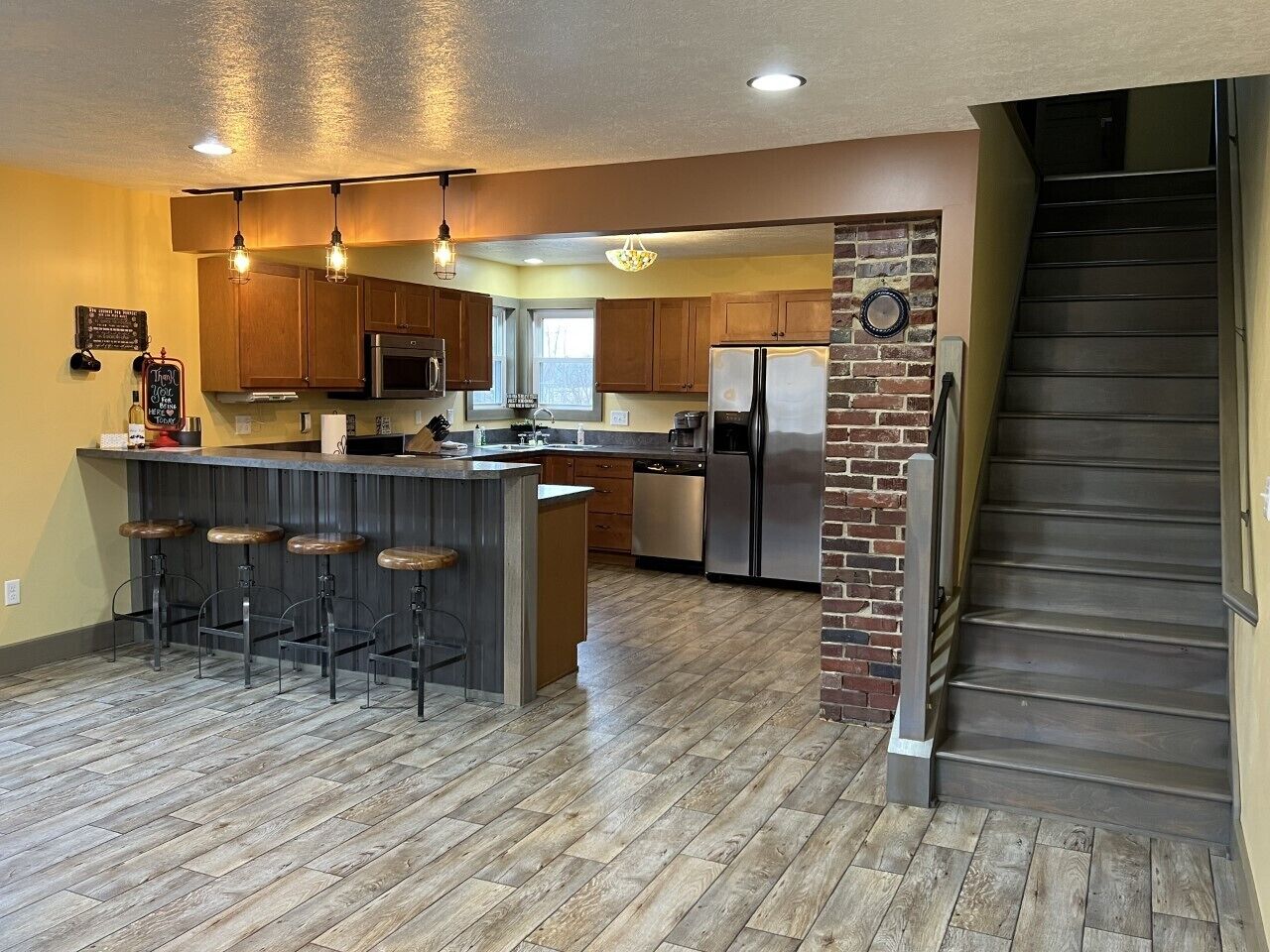 Kitchen and bar area