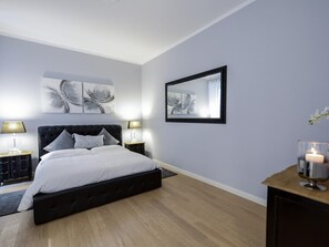 2 bedrooms, Internet, bed sheets - Belsiana Apartment - Two Bedroom Apartment, Sleeps 6 (Roma)