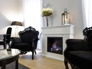 Interior - Belsiana Apartment - Two Bedroom Apartment, Sleeps 6 (Roma)