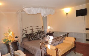 2 bedrooms, in-room safe, soundproofing, iron/ironing board - Apartment in VILLA " ARIALE " (Vicopisano)