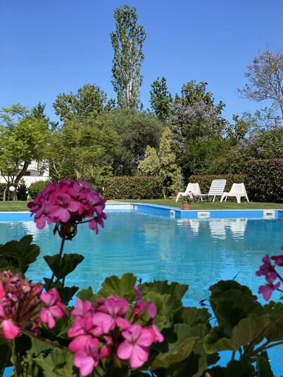 Villa lavanda situada en un hermoso terreno cerca de la piscina