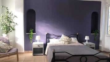 2 bedrooms, iron/ironing board, travel cot, free WiFi