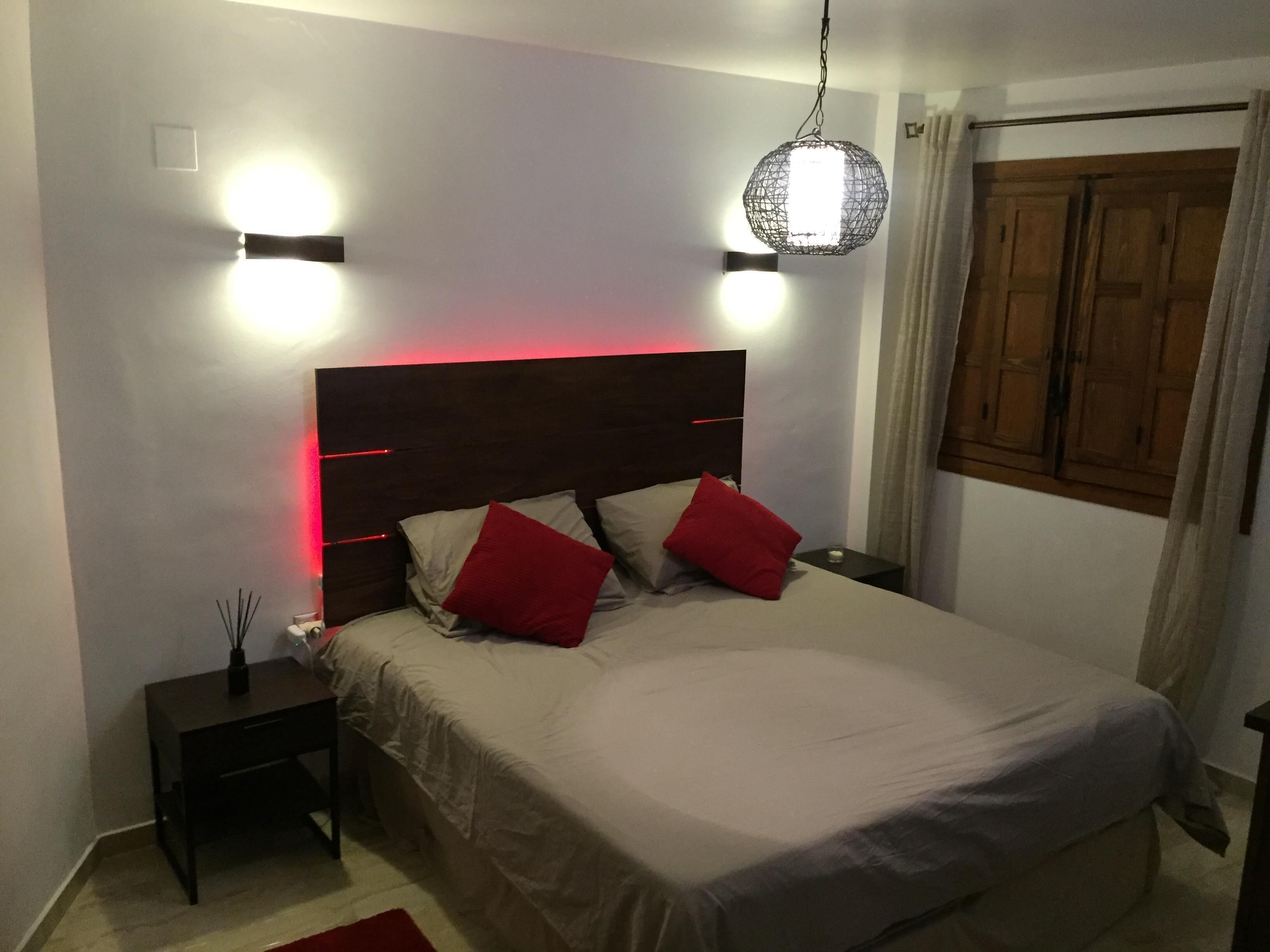 2 slaapkamers, een strijkplank/strijkijzer, gratis wifi, beddengoed