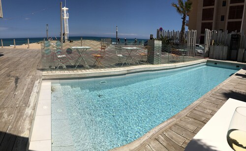 5* Luxury Panorama Park 2 bed Apartment /Private Parking/24h security