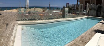 5* Luxury Panorama Park 2 bed Apartment /Private Parking/24h security