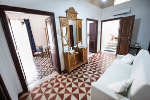 Smart-TV, DVD-Player, Bücher