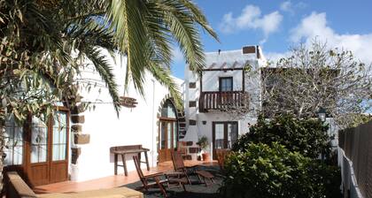 Casa Rural La Molina large apartment in an old motor mill from 1912