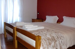 5 chambres, fer et planche à repasser, Wi-Fi gratuit, draps fournis